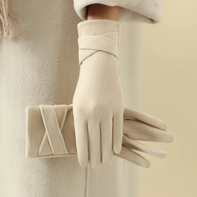 Women's Pair of Warm Gloves