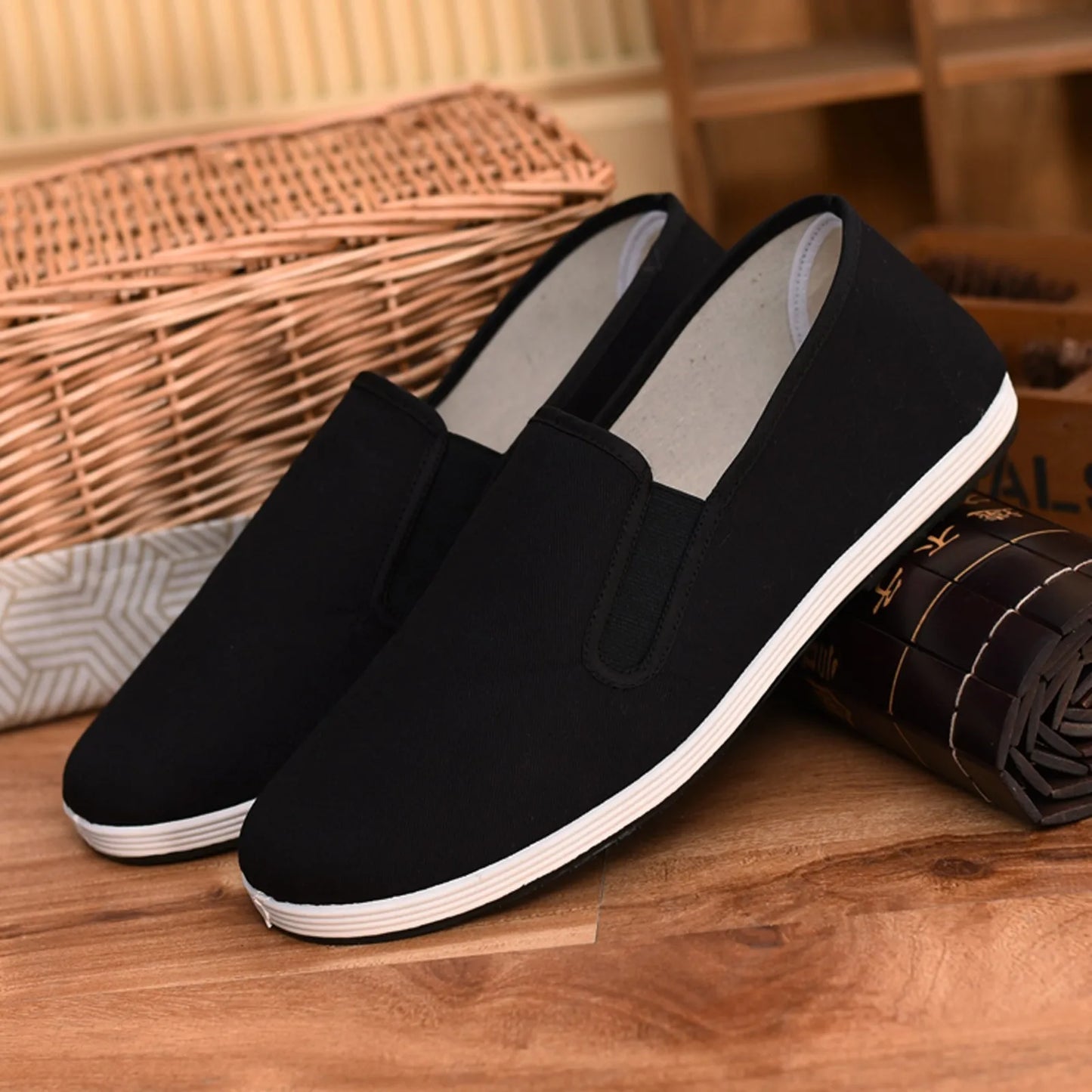 Outdoor Solid Color Slip-On Shoes